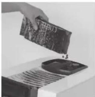Philco PHEM 1000 - Naplnění zásobníku na kávová zrna - 1