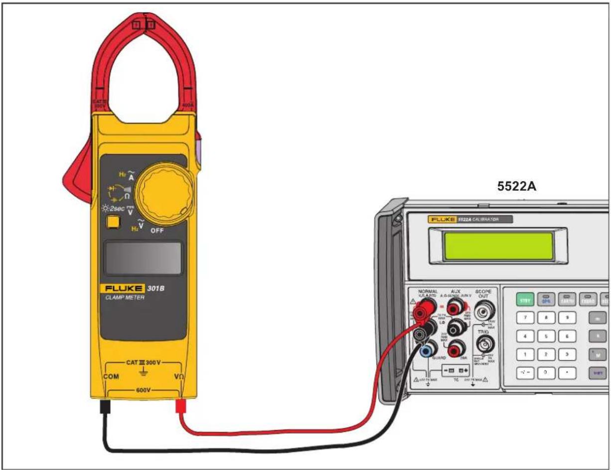 FLUKE 301B CLAMP METER CAT III 300V COM 600V OFF 2sec V H2 A H2 A H2 OFF 5522A FLUKE 5522A CALIBNATION NORMAL AUX SCOPE OUT VL A DIO A O-SENEE AW N V TUR 7 8 9 4 5 6 1 2 3 + - 0 - TC 200 MHz