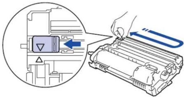 BROTHER DCP-B7500D - Čištění koronového vodiče - 2