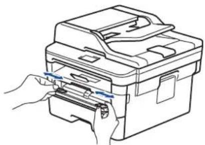 BROTHER DCP-B7500D - Do slotu k ručnímu podávání vložte standardní papír, tenký papír, recyklovaný papír a hrubý papír a tiskněte na něj - 3
