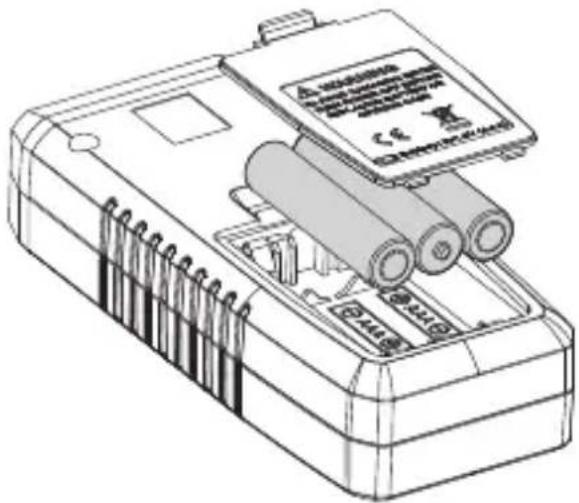 Clas Ohlson UNI-T UT377A - Paristojen asennus - 1
