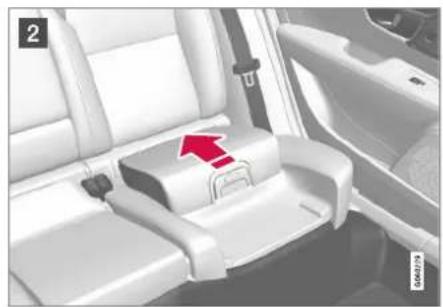 VOLVO S90 (2024) - Folding up the seat cushion in the integrated child seat\* - 2