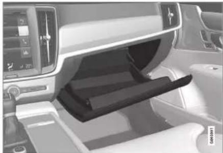 VOLVO S90 (2024) - Using the glovebox - 1