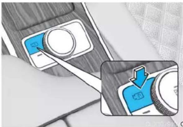 Diagram showing a smartphone interface with a magnifying glass and a close-up of the screen, highlighting a blue button on the screen.