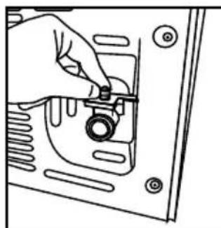 GRUNDIG GQN1232X - Liitä vesiletku laitteeseen noudattaen seuraavia ohjeita. - 1