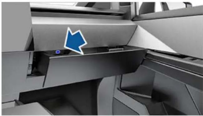 TESLA Cybertruck (2024) - USB-C Ports - 4
