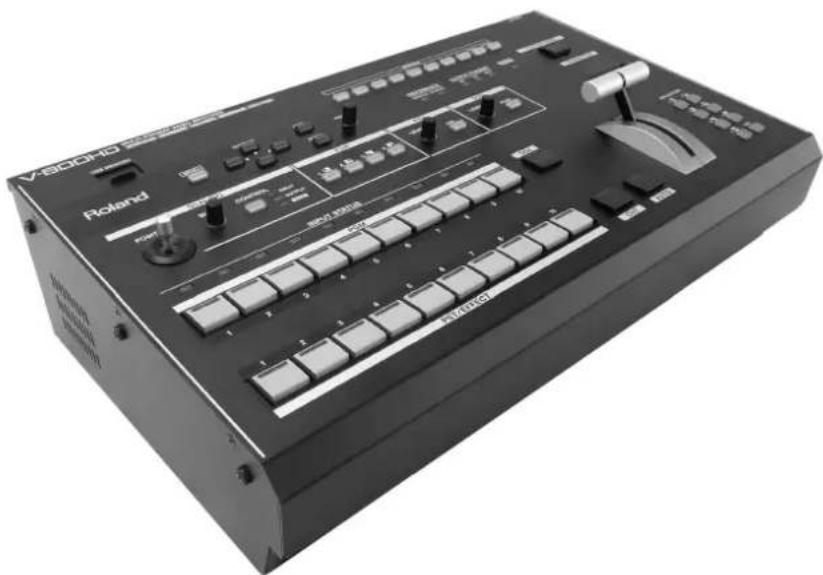 ROLAND V-800HD - 1