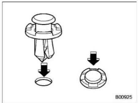 SUBARU Outback Premium (2025) - Removing and Reinstalling Clips - 6