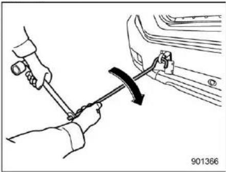 SUBARU Outback Touring (2025) - Rear towing hook: - 5