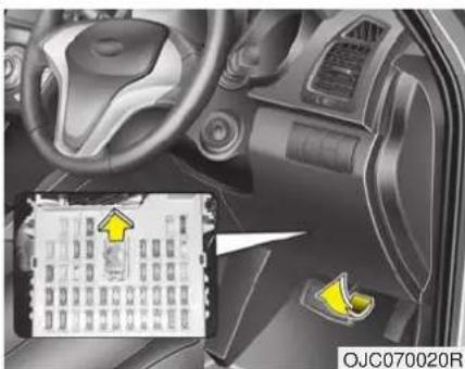 HYUNDAI ix20 (2018) - Instrument panel fuse replacement - 2