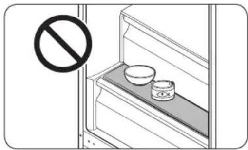 Diagram showing a refrigerator with a no-smoking symbol and two containers, indicating food safety or disinfection.