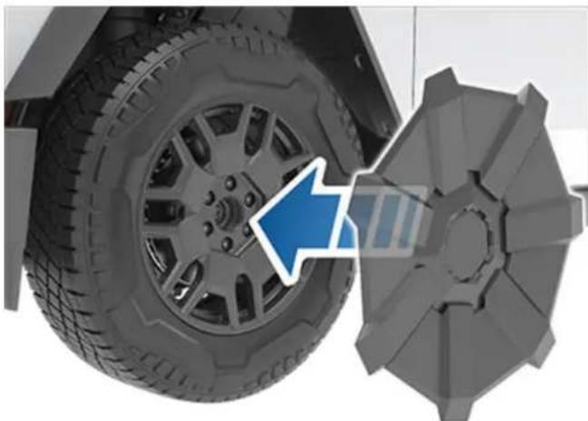 TESLA Cybertruck (2025) - Removing and Installing Wheel Covers - 4
