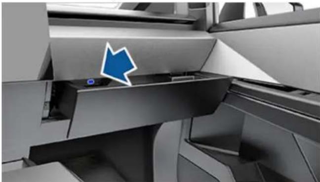 TESLA Cybertruck (2025) - USB-C Ports - 4