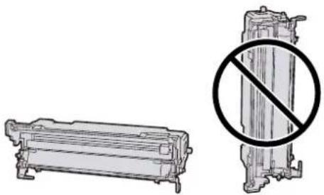 Utax P-4027iw MFP - Umístěte vyjmutý Drum unit na čistý, rovný povrch. - 1