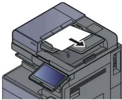 Utax 7058i - Odstraňte originál ze stolku pro originály. - 1