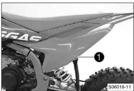GasGas MC 65 (2026) - Demontáž boční kapoty vlevo - 1