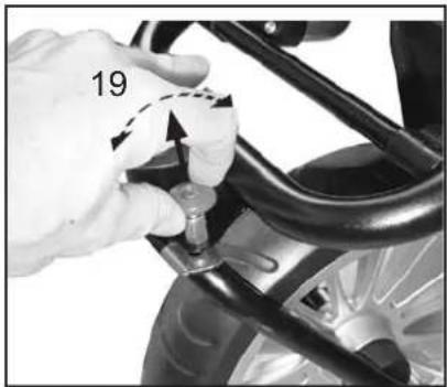 Emmaljunga Twin Cangaroo - Using the pushchair - 5