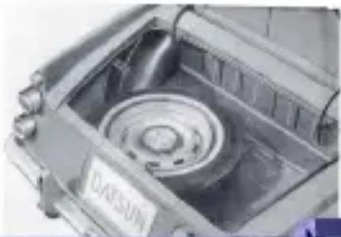 Datsun 1600 (1966) - LUGGAGE COMPARTMENT - 2