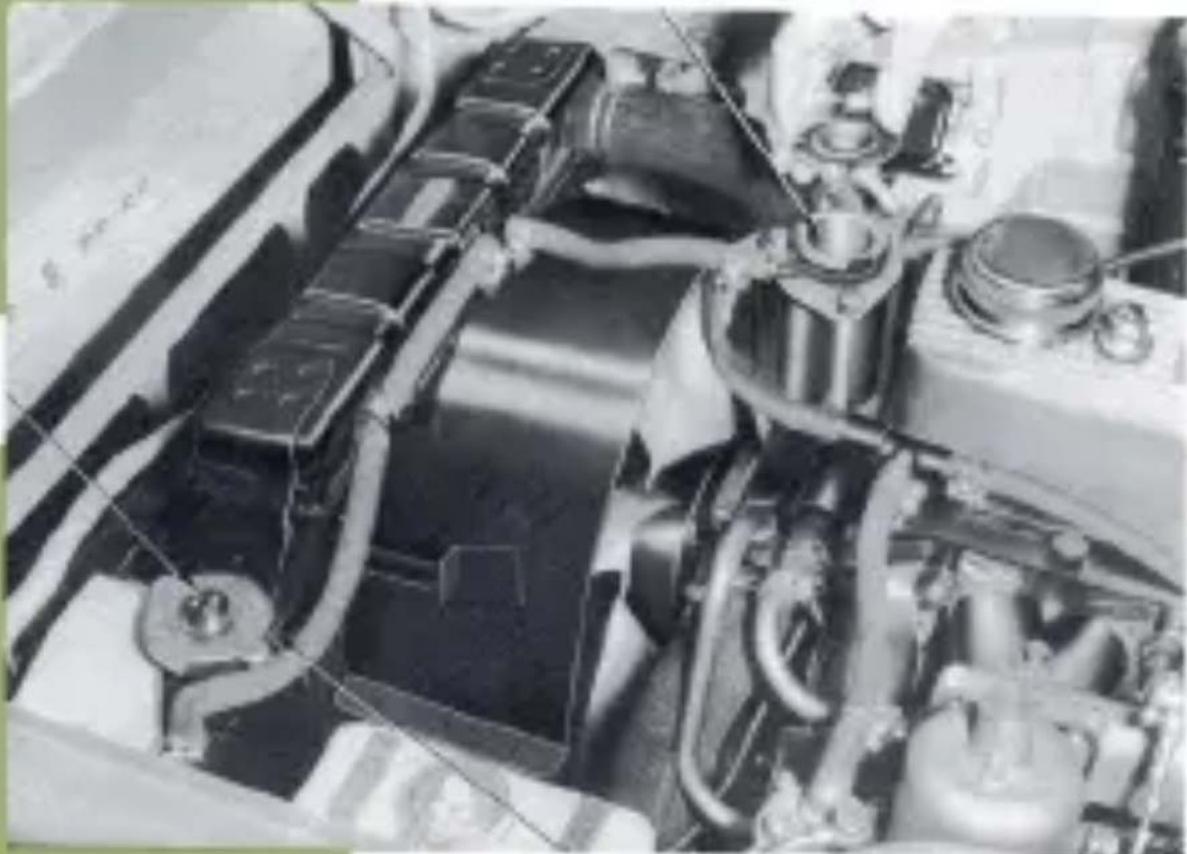 Datsun 1600 (1966) - BRAKE OIL - 1