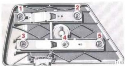 Technical diagram of a mechanical assembly with numbered components, likely a valve or connector assembly.