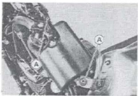 MITSUBISHI Vulcan 800 (1996) - Fuel Tank Installation - 1