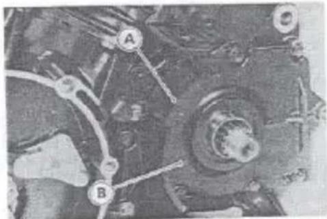 MITSUBISHI Vulcan 800 (1996) - Crankcase Splitting - 2