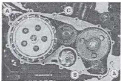 MITSUBISHI Vulcan 800 (1996) - Right Engine Cover Installation - 2