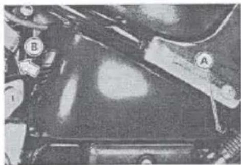MITSUBISHI Vulcan 800 (1996) - Left Side Cover Removal - 1