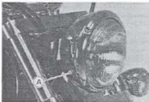MITSUBISHI Vulcan 800 (1996) - Headlight Unit, Housing Removal - 1