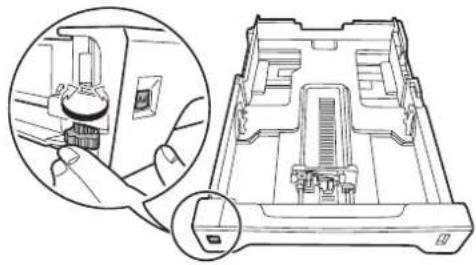 KYOCERA FS-C2526MFP/KL3 - Drej papirformatvælgeren, så den passer til papirets størrelse. - 1