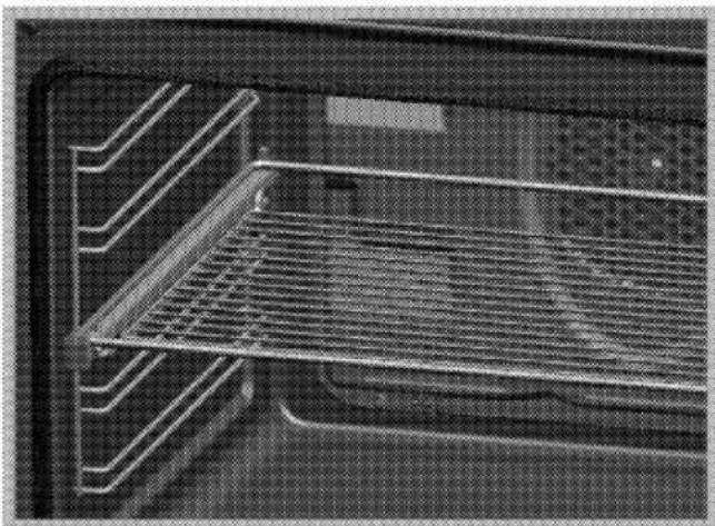 BLOMBERG BEO 9761 X - Proper positioning of the wire shelf and tray on sliding shelves - 2