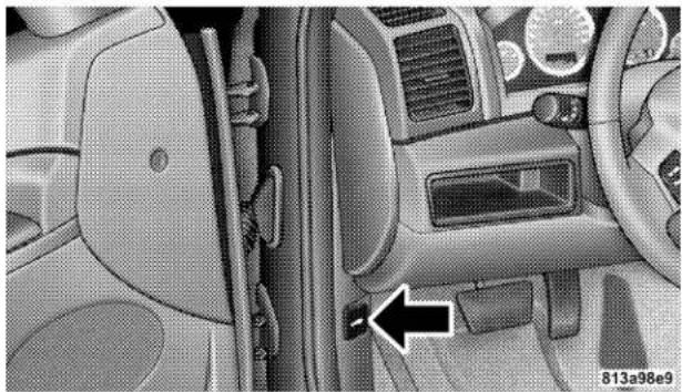 JEEP Grand Cherokee SRT (2006) - TOOPENANDCLOSETHEHOOD - 1