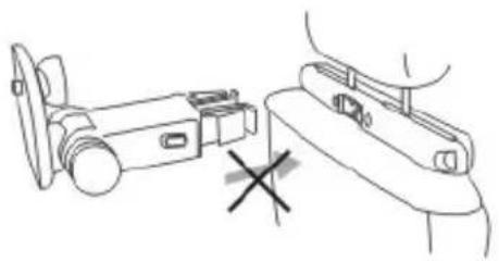 DENVER MT-761 MK2 - Release the DVD player from headrest - 2