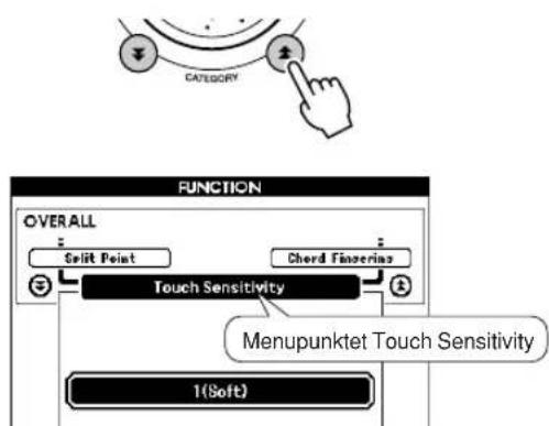 YAMAHA YPG-635 - Brug knapperne CATEGORY [▲] og [▼]-knapperne til at vælge menupunktet Touch Sensitivity. - 1