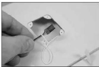 E-flite J-3 Cub 450 - AILERON SERVO INSTALLATION·EINBAU DER QUERRUDERSERVOS·INSTALLAZIONE SERVO DELL'ALETTONE - 30