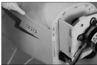 E-flite J-3 Cub 450 - COWLING PREPARATION• VOBEREITUNG MOTORHAUBE• preparazione della capottina Motore - 7