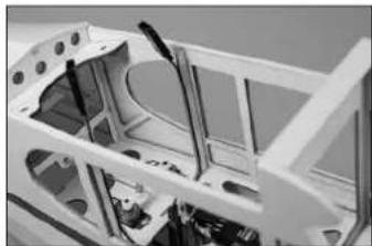 E-flite J-3 Cub 450 - RECEIVER AND AILERON EXTENSION INSTALLATION EINBAU DES EMPFÄNGERS UND QUERRUDERVERLÄNGERUNG installazione del ricevitore e delle prolUnghhe alettoni - 2