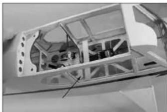 E-flite J-3 Cub 450 - OPTIONAL PILOT INSTALLATION·EINBAU DER OPTIONALEN PILOTENPUPPE· installazione pilota opzionale - 1