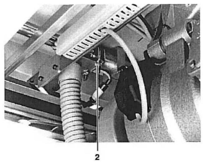 Dürkopp Adler 741 - Removing the Shipping Fastenings - 2