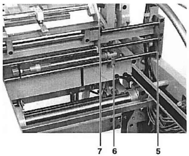 Dürkopp Adler 741 - Aligning the Material Clamps - 2