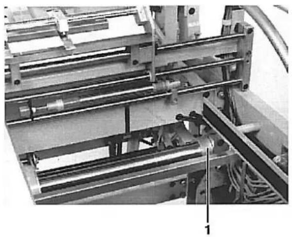 Dürkopp Adler 741 - Left and Right End Positions of the Sewing Head - 1