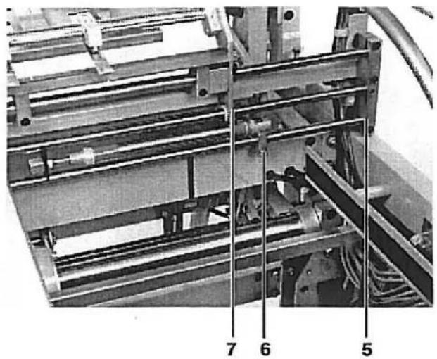 Dürkopp Adler 741 - Stoffklemmen ausrichten - 2