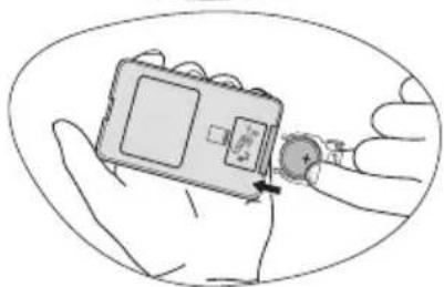 BENQ MP525 - Replacing the remote control battery - 4