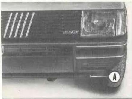 FIAT Duna (1991) - COMO LEVANTAR EL AUTOMOVIL CON UN CRIQUE DE TALLER - 4