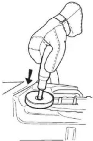 JONSERED CS 2188 - Terälevyn kärkipyörän voitelu - 4