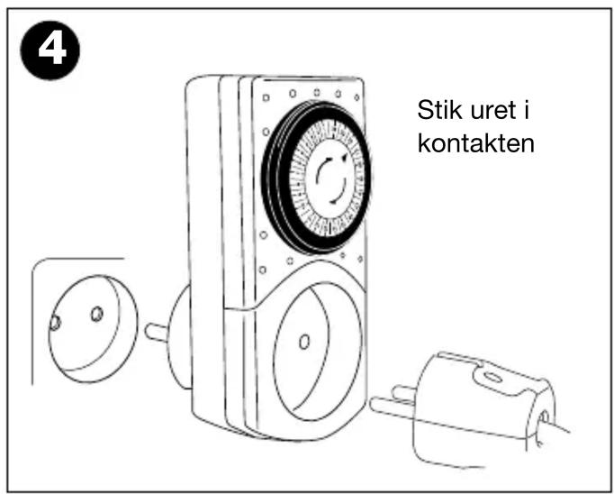 Stik uret i kontakten
