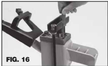 Biltema 17-039 - BYTE/PÄFYLLNING AV HYDRAULOLJA - 2