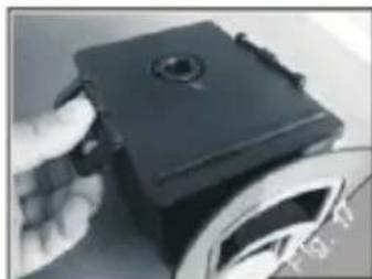 GoldMaster GVC-7503 - Cleaning or Replacing the per motor protection filter - 2