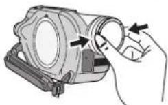 PANASONIC VDR-D300E - Påsætning af objektivdækslet (Leveret: kun VDR-D250)/(Inkluderet i filtersættet (VW-LF37WE; ekstraudstyr)) - 3