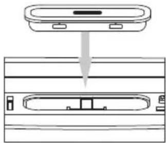 Logik LHFIP2010E - Inserting the iPod and Selecting iPod Mode - 1